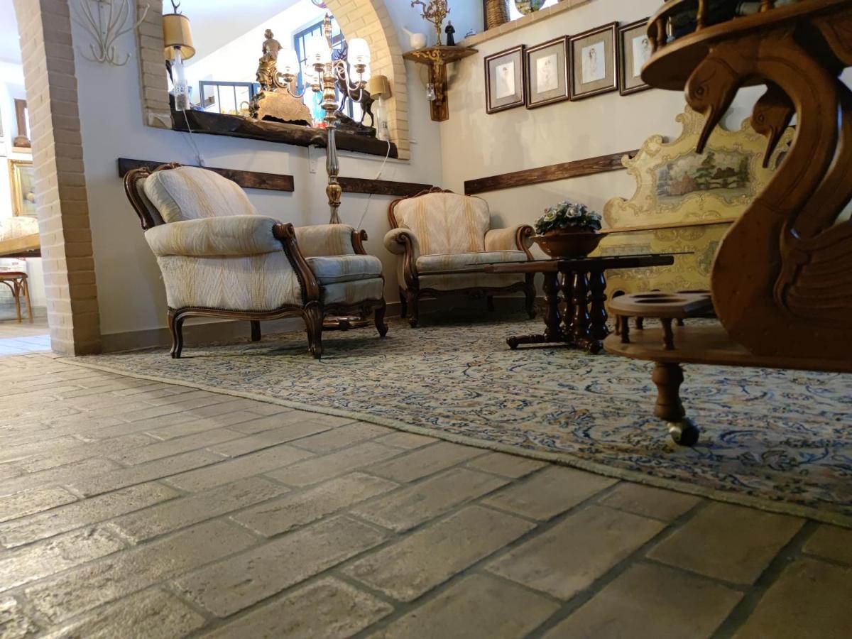 Hotel Foresteria del Re Montelupone Esterno foto